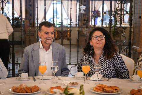 El líder de Por Andalucía, Antonio Maíllo, junto a la coordinadora general de Podemos Andalucía, Raquel Martínez.