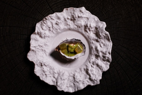 Sakizuke先付け (aperitivo) ostra con gazpacho de melón happodashi.