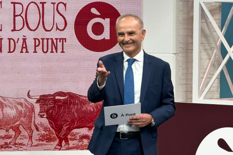 Paco Aura, director general de À Punt, durante el encuentro. 
