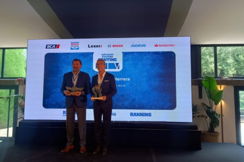 José Lopez Tafall y Emilio Herrera en la entrega del mejor coche de Renting