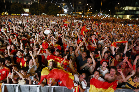 Los aficionados en Puerta de Alcalá