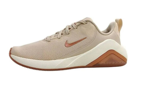 Las Nike Air Zoom Bella 7 apuestan por una combinación de tonos beige y marrones que facilita llevarlas también fuera del gimnasio.