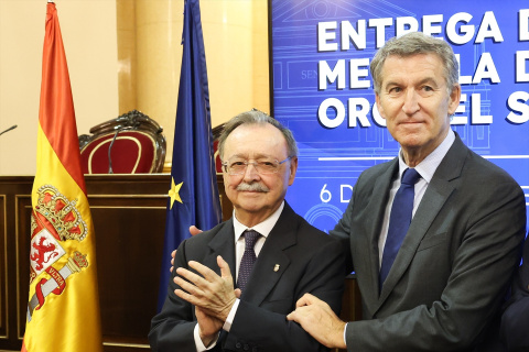 El presidente de las ciudad autónoma de Ceuta, Juan Jesús Vivas el presidente del PP, Alberto Núñez Feijóo