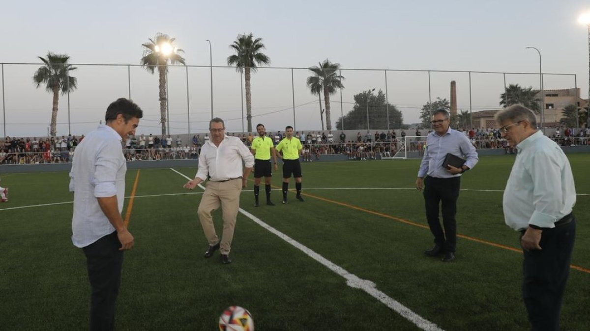 El presidente de la institución provincial, Toni Pérez, visita la actuación junto al alcalde de la localidad, Juanjo Castelló