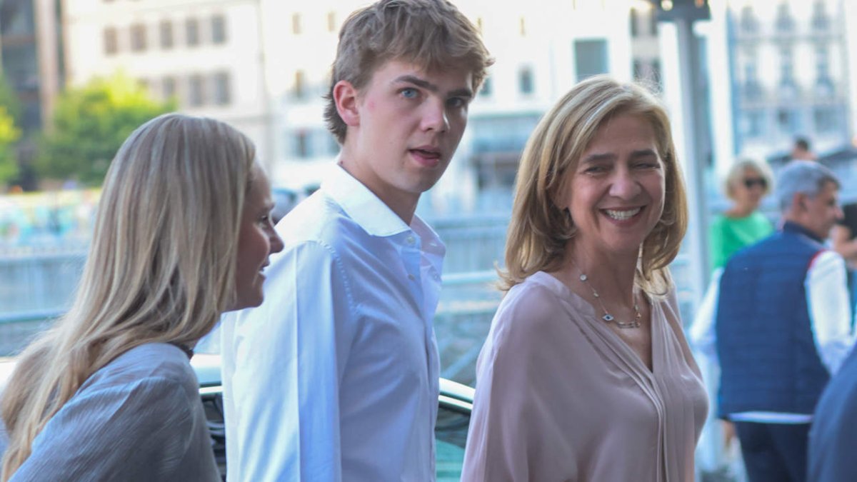 Irene y Miguel Urdangarin, con su madre la Infanta Cristina.