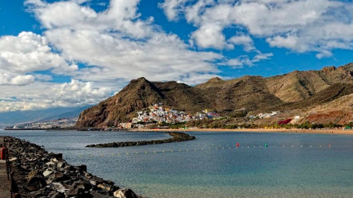 Imagen de uno de los pueblos que forman la isla de Tenerife.