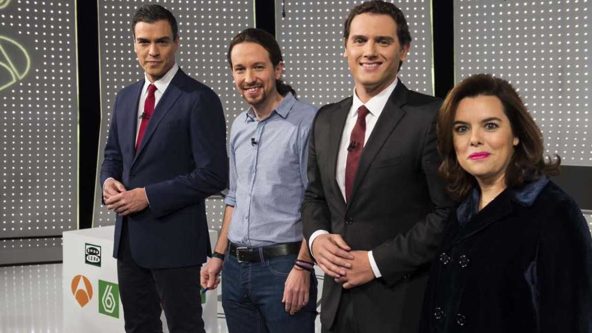 Los cuatro participantes protagonizaron anécdotas en el debate.