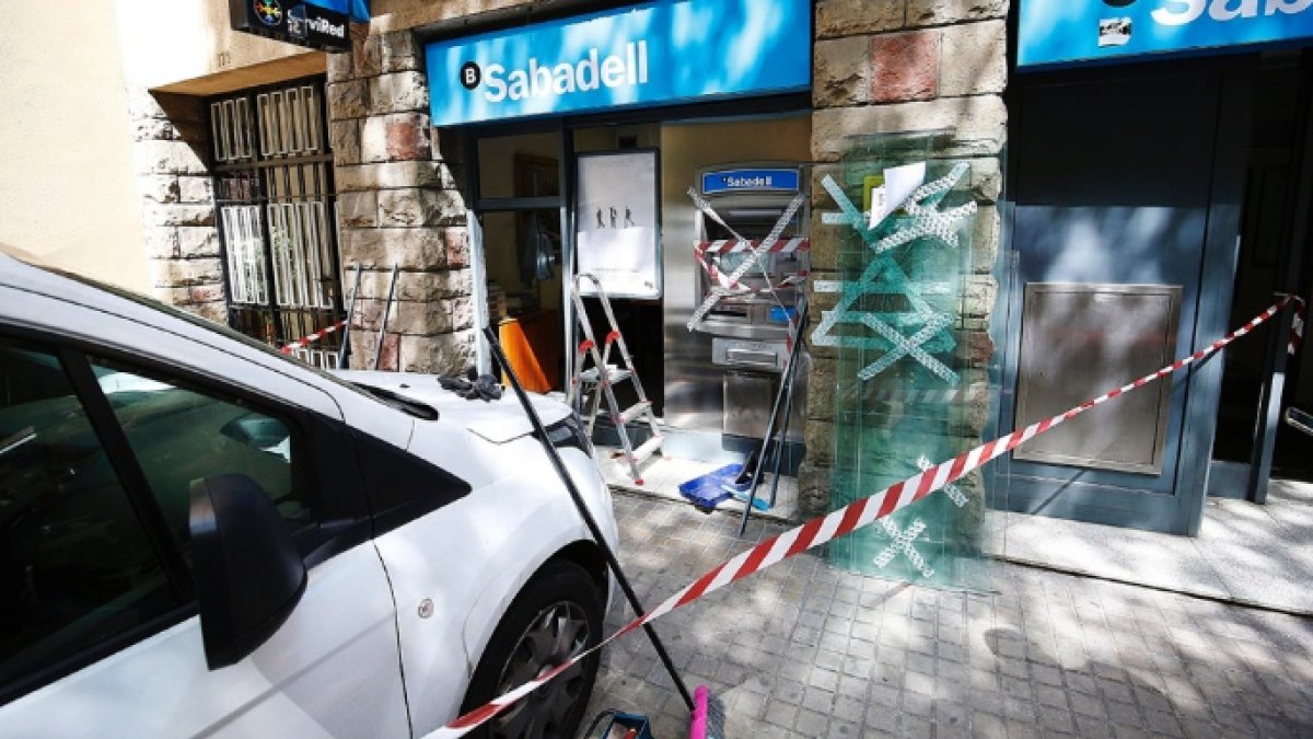 Nueva madrugada de incidentes en el barrio de Gracia, en Barcelona