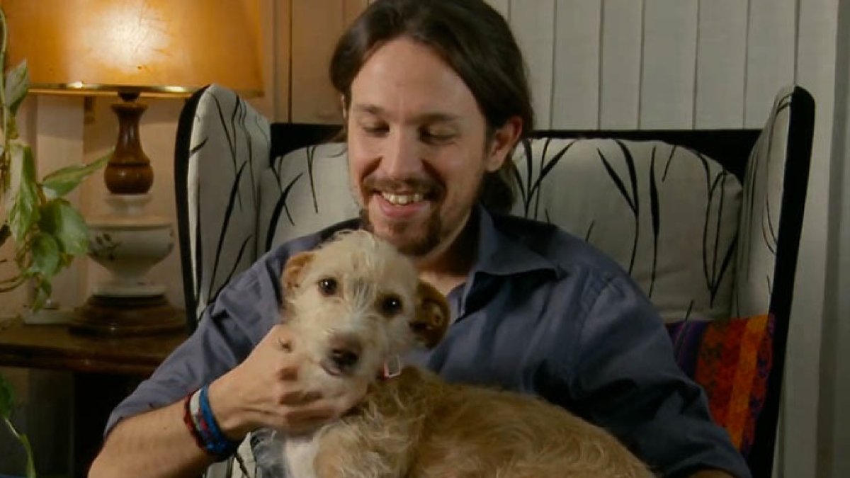 Pablo Iglesias y su perro, Tirso.