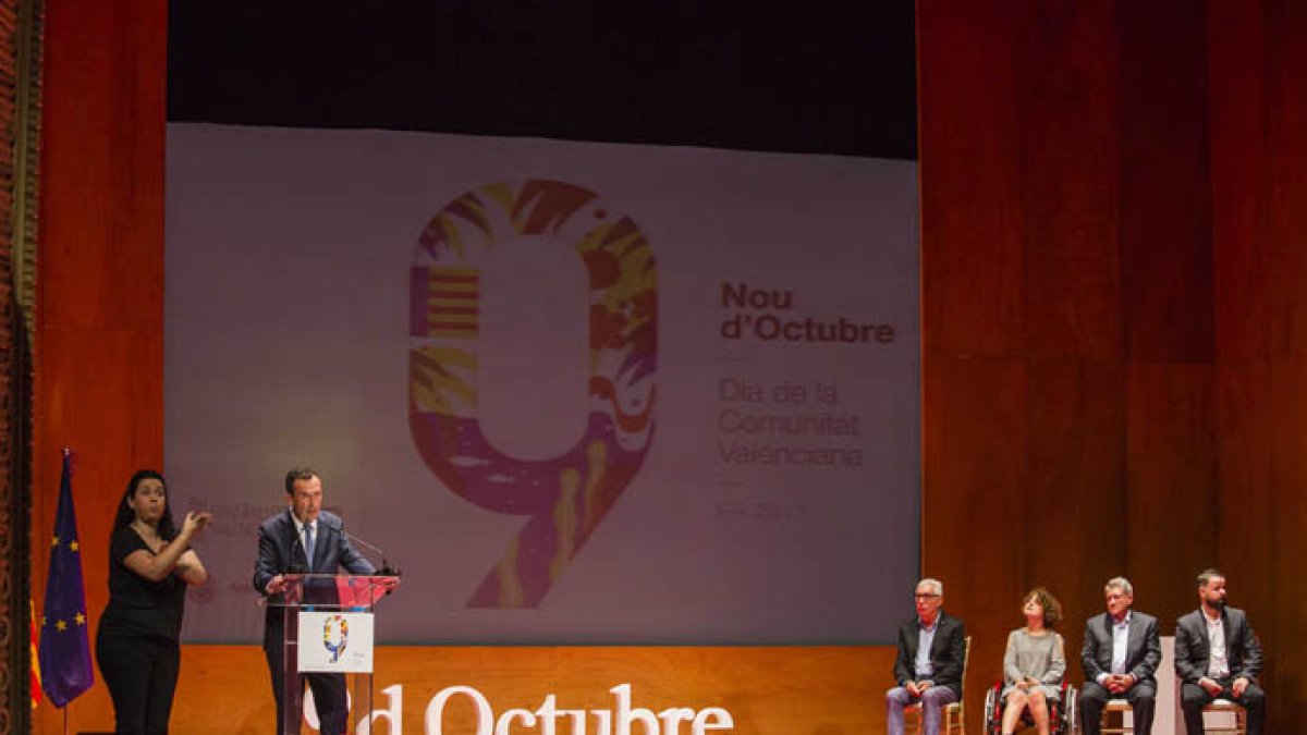 El alcalde Carlos González durante su intervención.