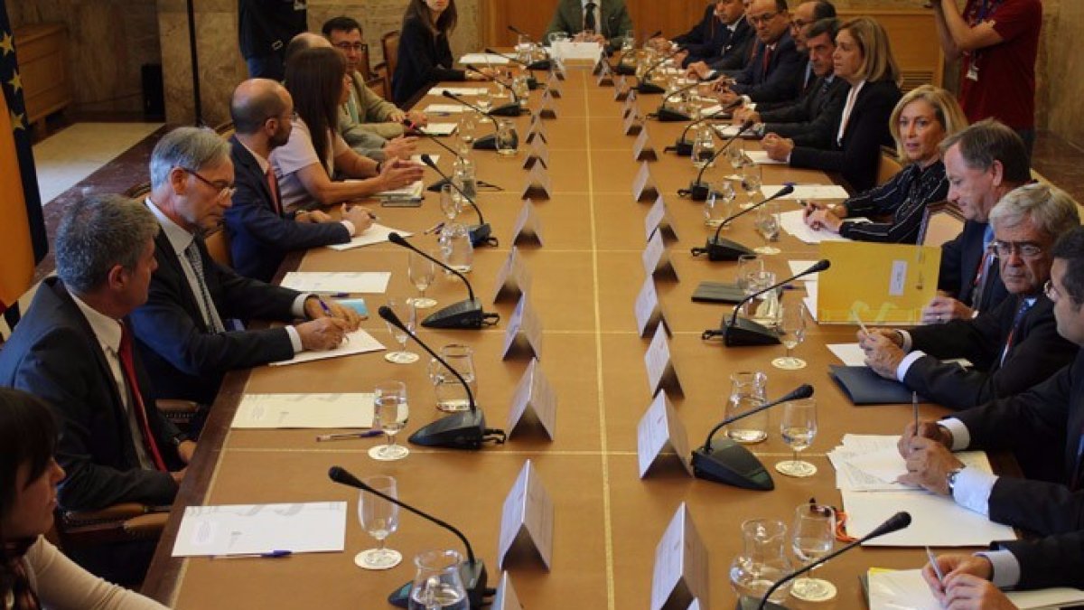 Un momento de la reunión de los delegados con el Ministerio.