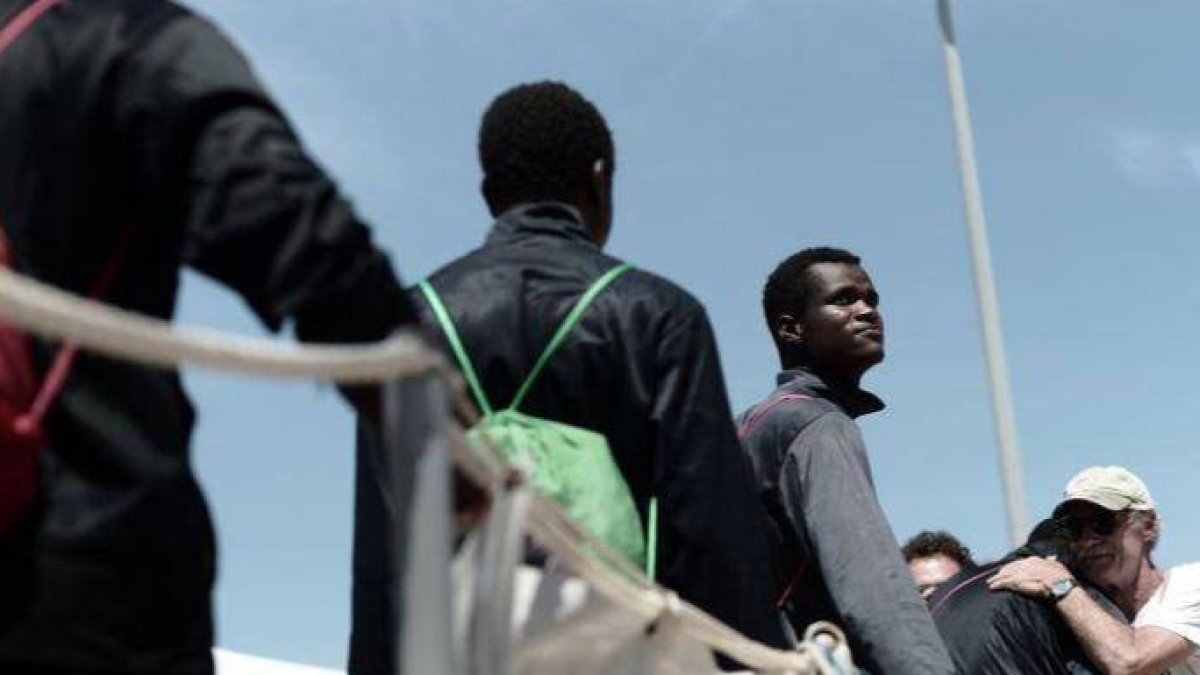 Llegada de inmigrantes del barco Aquarius al puerto de Valencia