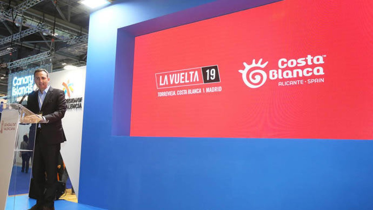 César Sánchez anunció en feria WTM de Londres el inicio en Torrevieja de la Vuelta.