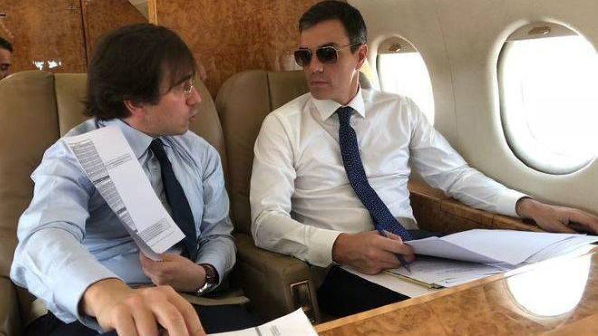 Pedro Sánchez en el Falcon.