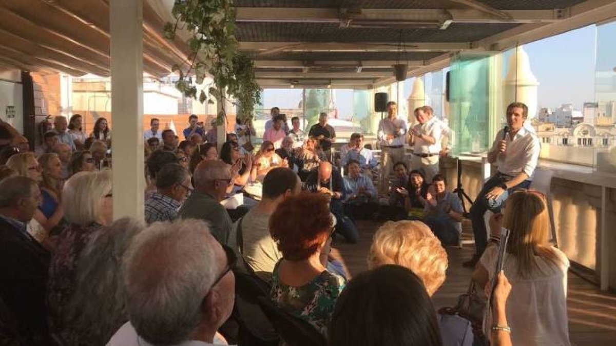 Pablo Casado, en la terraza del Ateneo Mercantil de Valencia