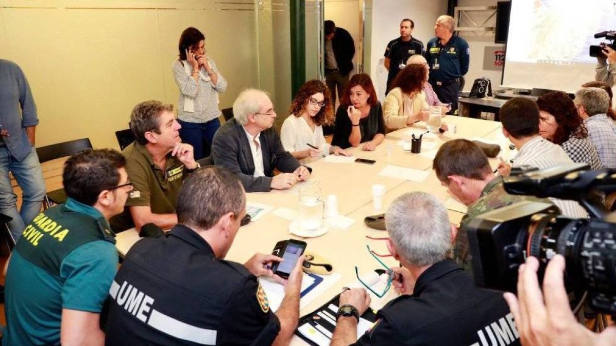 Francina Armengol en una reunión en Sant Llorenç.