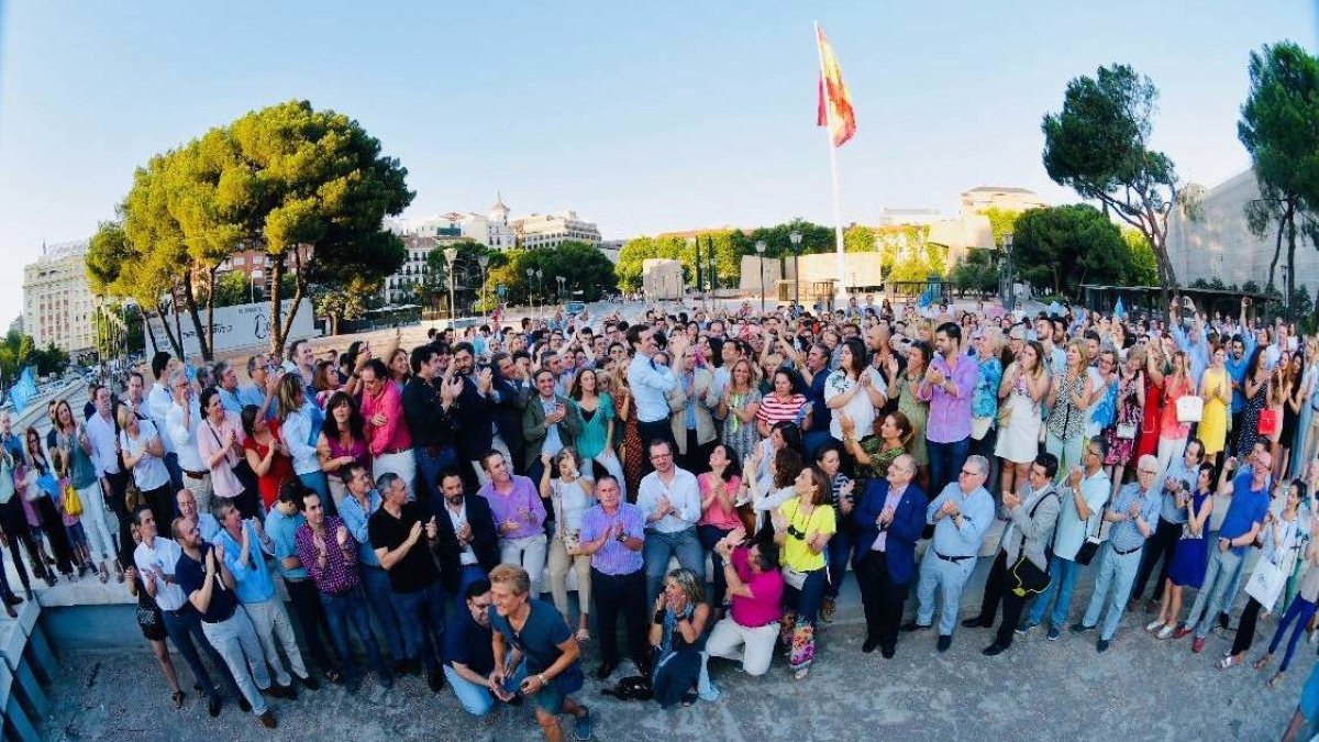 El cierre de campaña de Casado en la plaza de Colón.