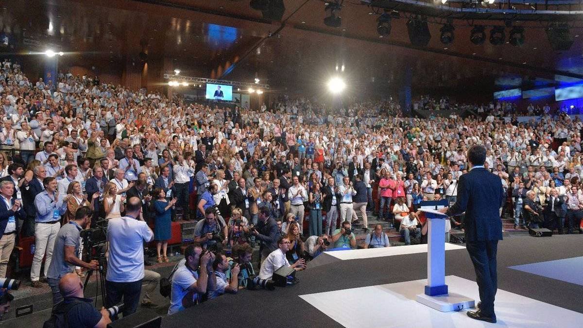 Pablo Casado durante su primer discurso ya como presidente del PP.