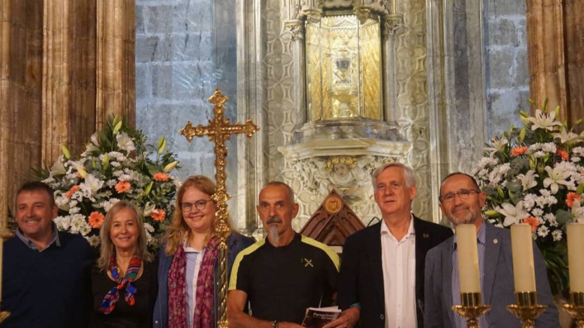 Antonio Aiardi fue recibido por los organizadores del camino y visitó la capilla del Santo Cáliz