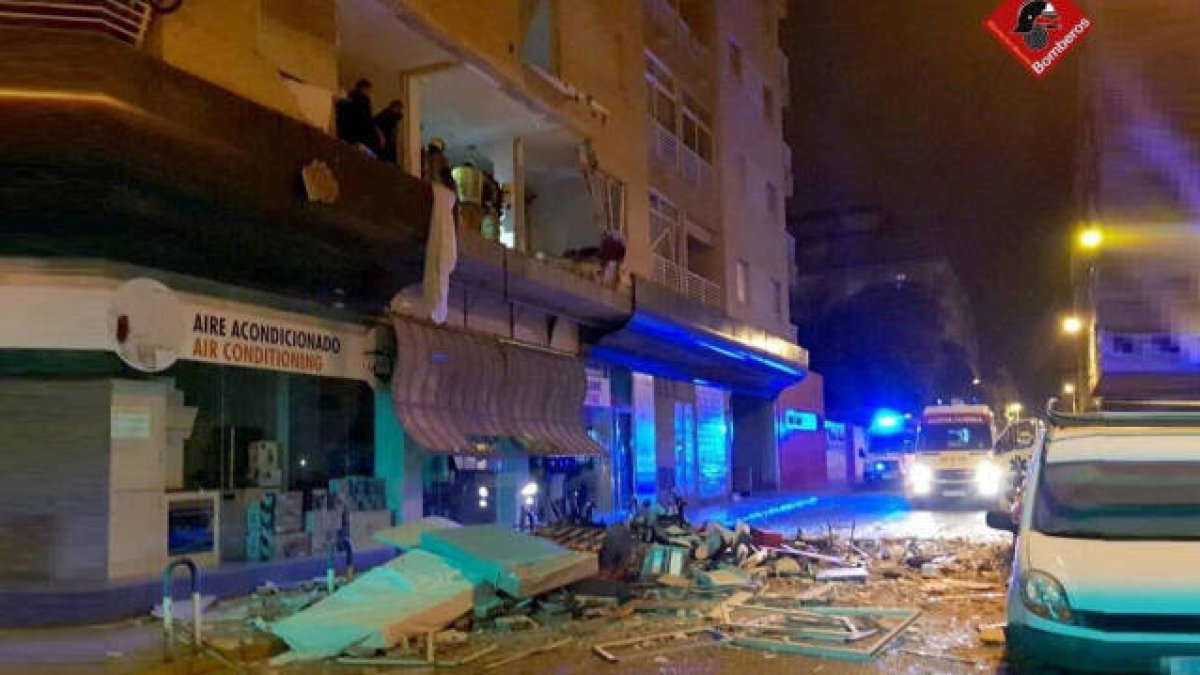 Explosión en un piso de Torrevieja / FOTO: Consorcio Provincial de Bomberos de Alicante