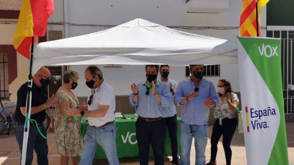 Carpa de Vox en un municipio de la Ribera