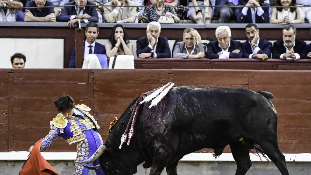 San Isidro 12ª. Roca Rey destaca ante una decepcionante corrida de V. del Río