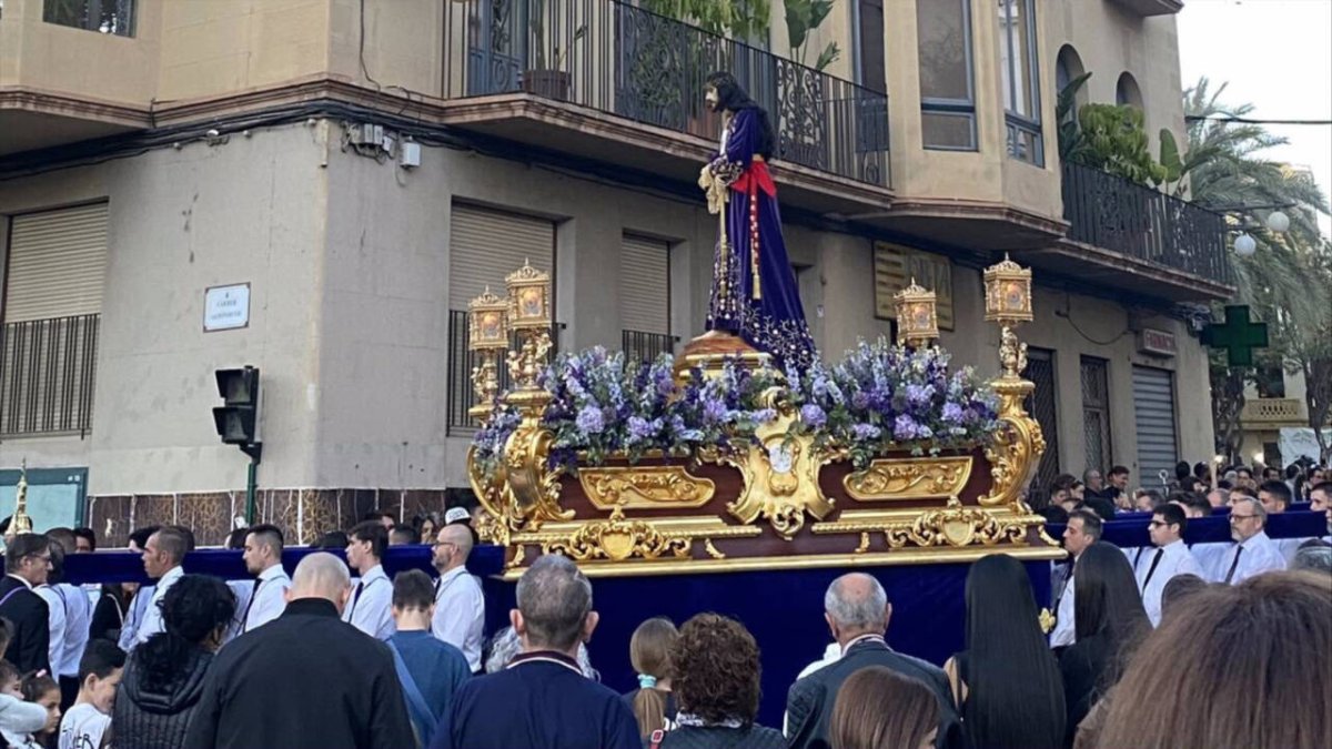 Este año se registró un incremento en la participación de costaleros y capiruchos.