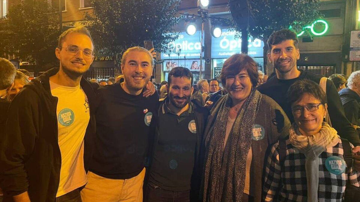 Miembros de Compromís en la manifestación de EH Bildu en Bilbao.