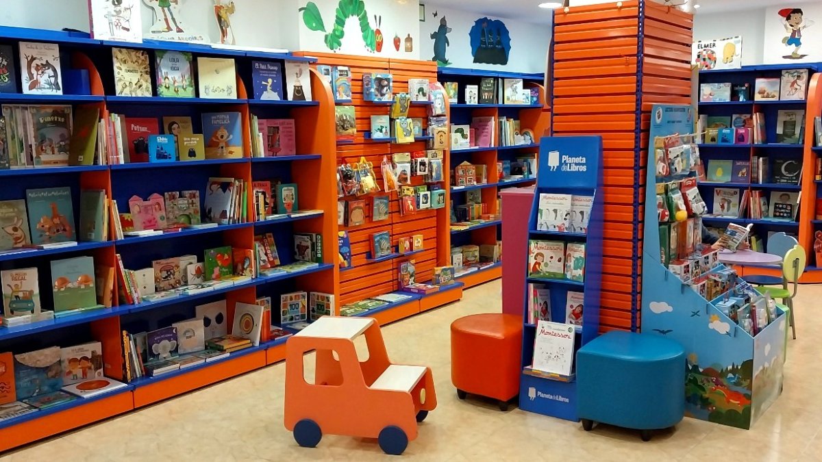 La librería juvenil e infantil más antigua de Elche