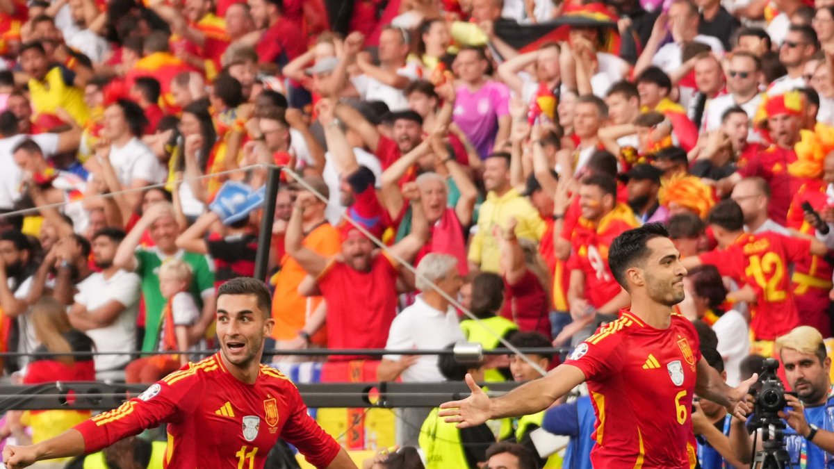 Mikel Merino celebra su gol ante Alemania: España está en semifinales