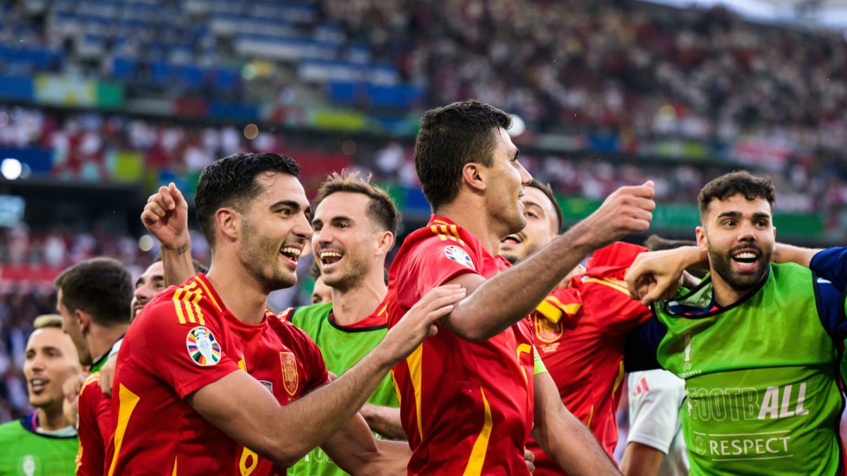 Los jugadores de la selección española celebran ante Alemania.