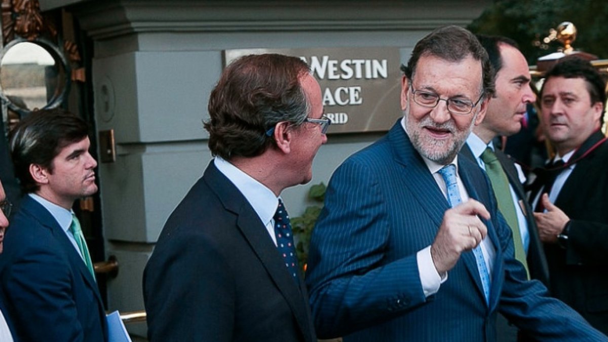 Rajoy, junto a su candidato a las elecciones vascas, Alfonso Alonso, este pasado miércoles.