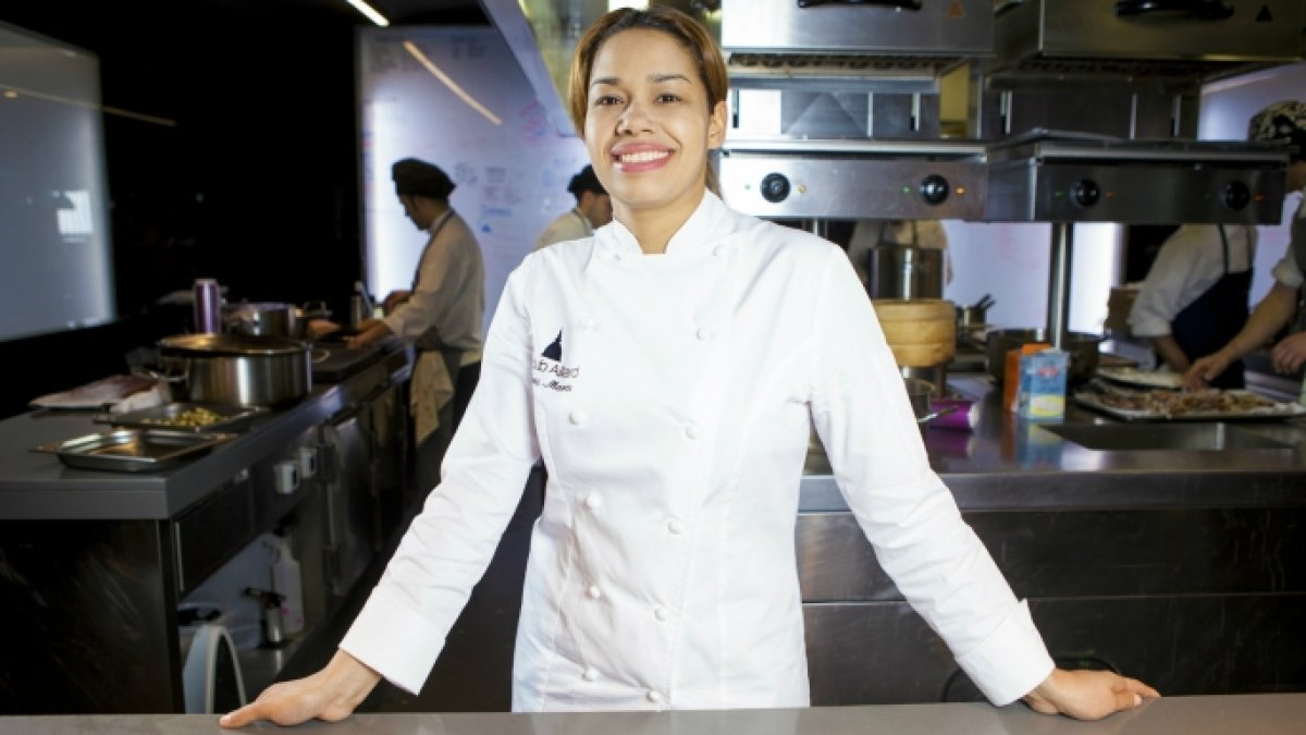 María Marte, en su cocina en el Club Allard