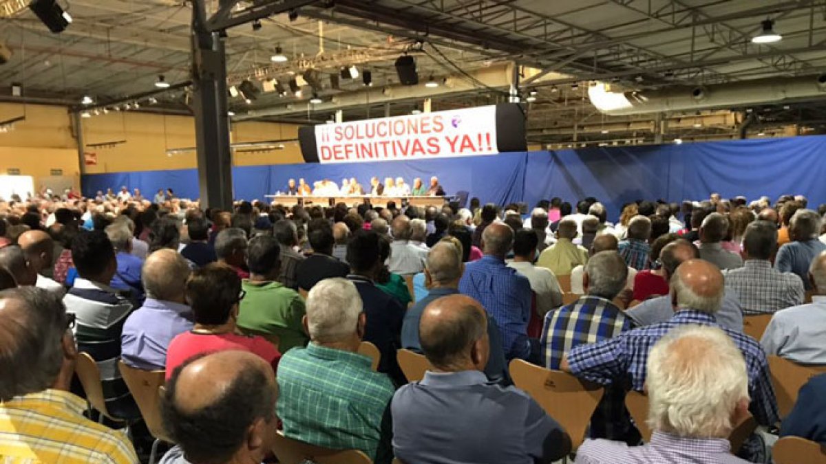 Última asamblea de Riegos de Levante donde se acordaron medidas de presión.