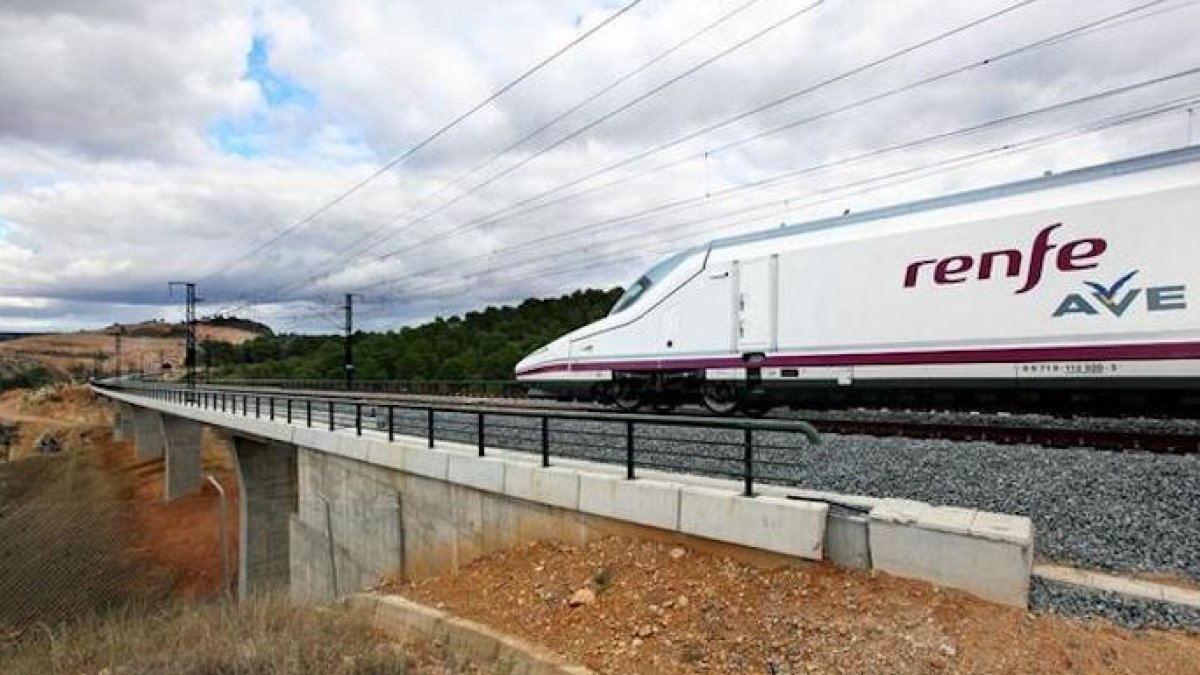 Renfe pondrá a la venta este viernes otros 25.000 billetes AVE a 25 euros