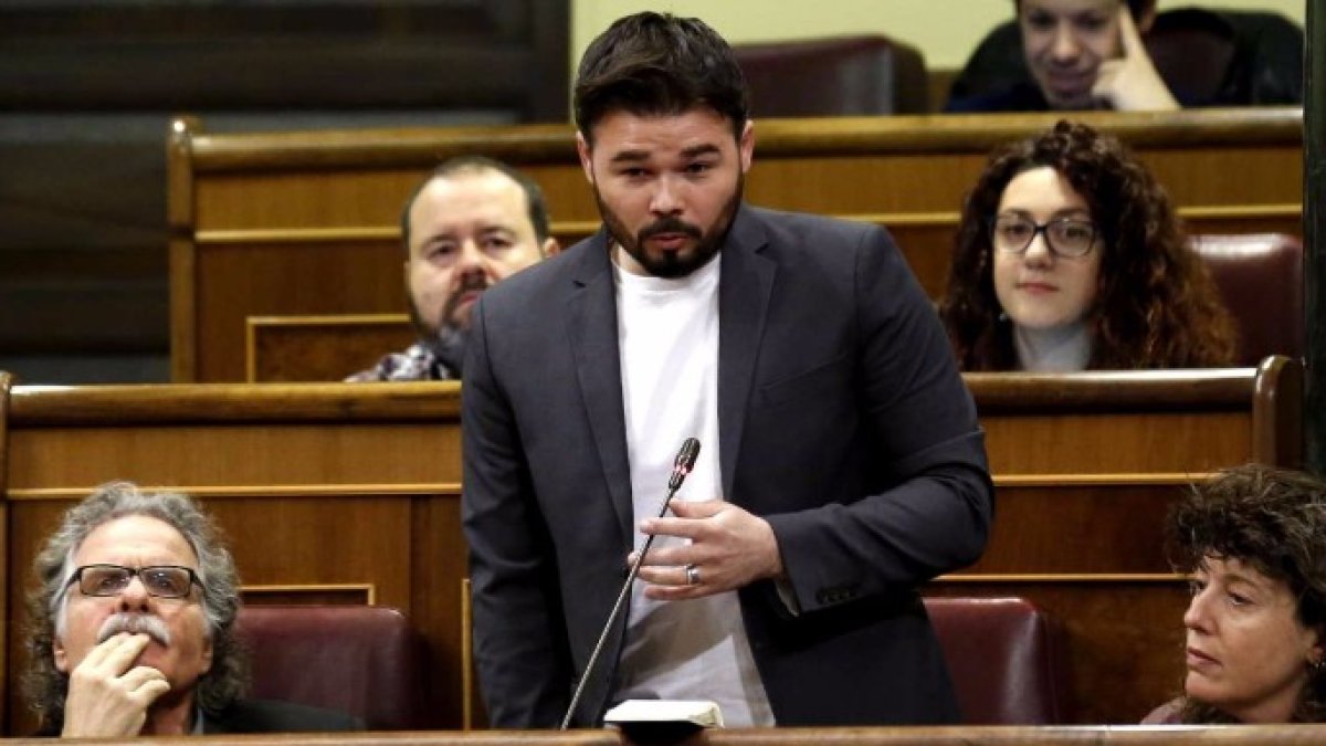 Rufián tiene ahora mismo un iPhone 6S. En breve cambiará a mejor por cortesía del Congreso.