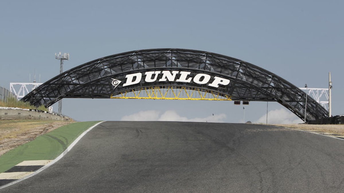 Dunlop luce con orgullo su puente en el Jarama