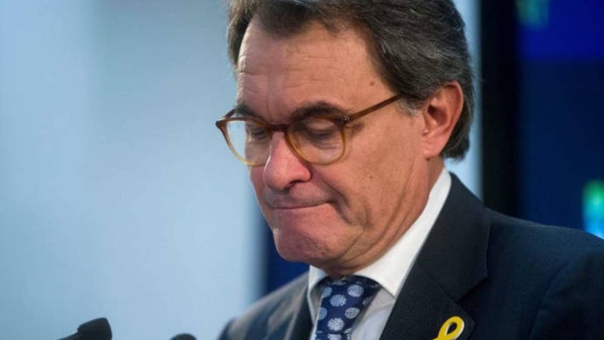 Artur Mas deja el PDeCAT en una situación financiera más que delicada.