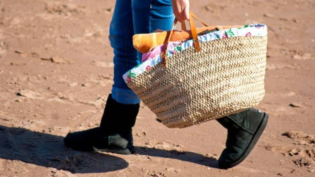 Los próximos meses no podrás pasar sin un bolso de paja