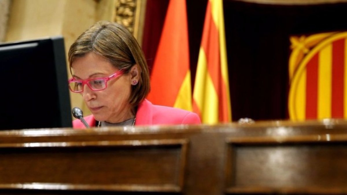 Sobre Carme Forcadell pesan presuntos delitos de prevaricación, malversación y desobediencia.