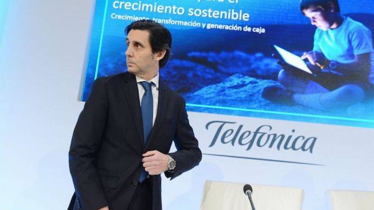 Telefónica gana un 32% más reduciendo su deuda casi 10 puntos