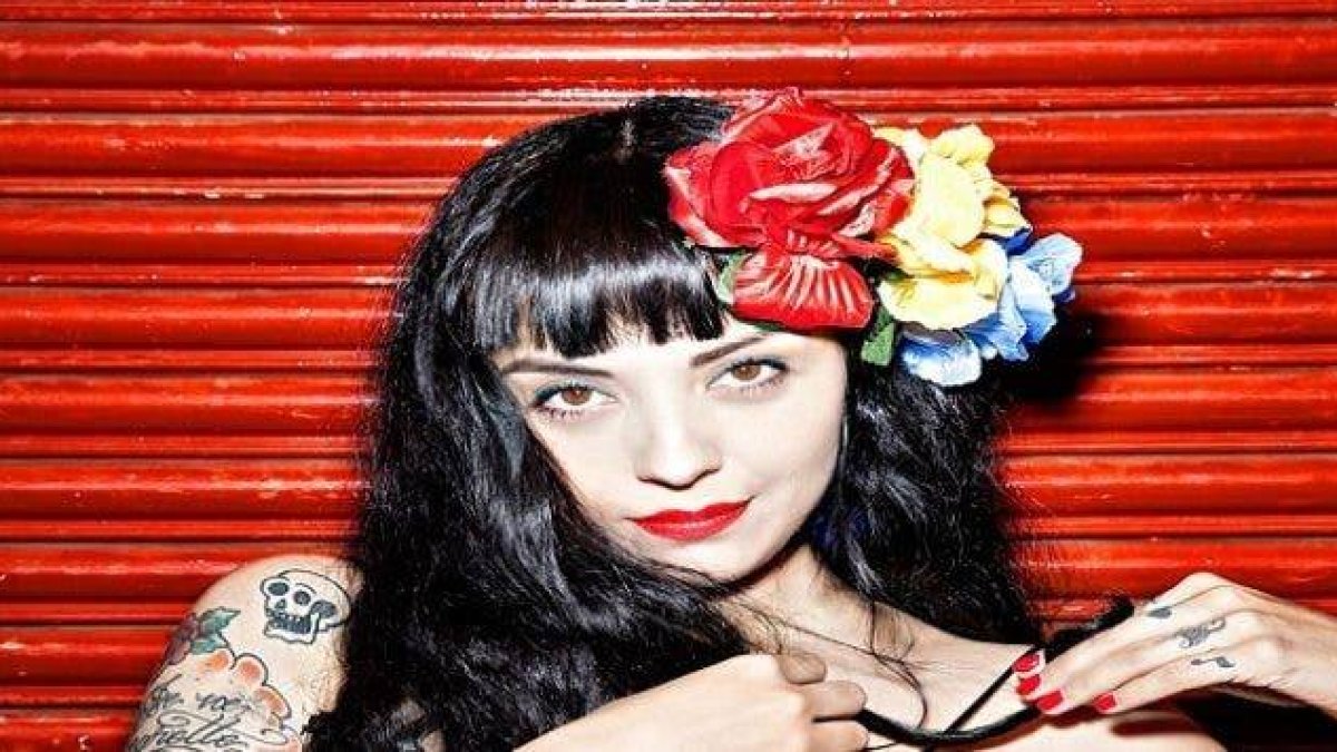 El topless de Mon Laferte para protestar contra la violencia en Chile