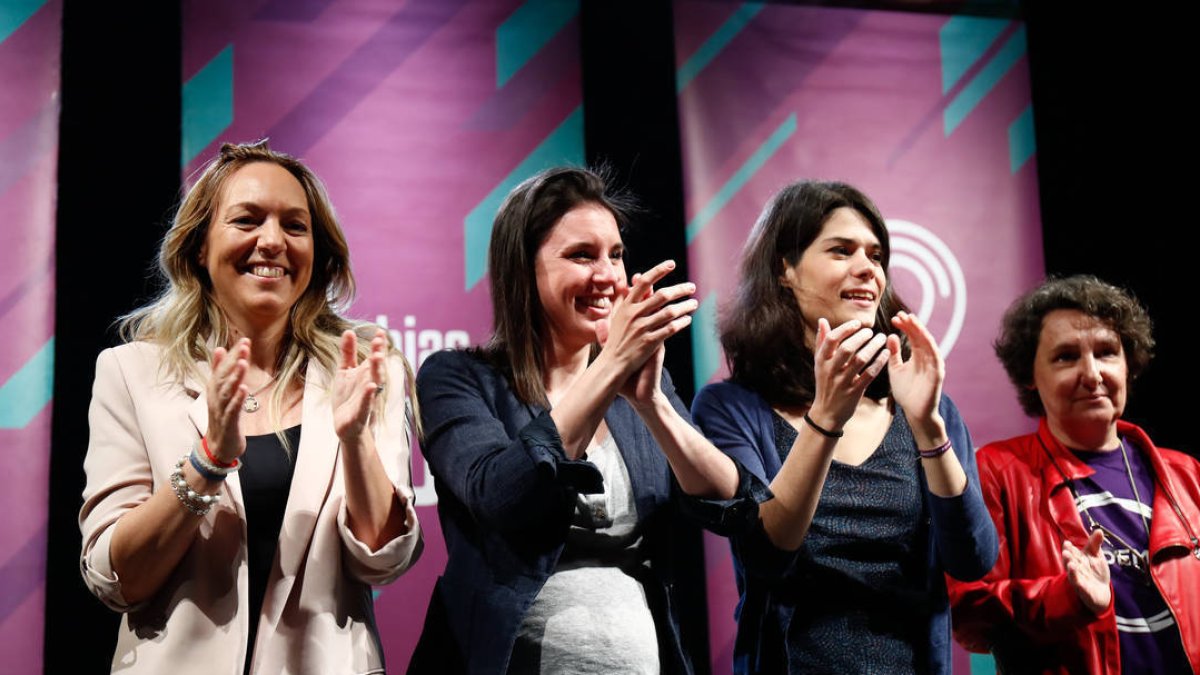 Irene Montero, en un acto electoral con la candidata Isa Serra, que reabrió la 'cacería' morada contra Ortega