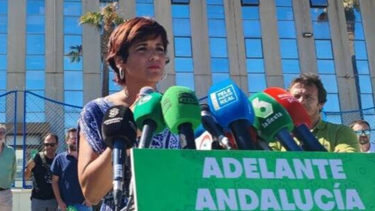 La candidata de Adelante Andalucía a las elecciones del 19J, Teresa Rodríguez, en Cádiz.