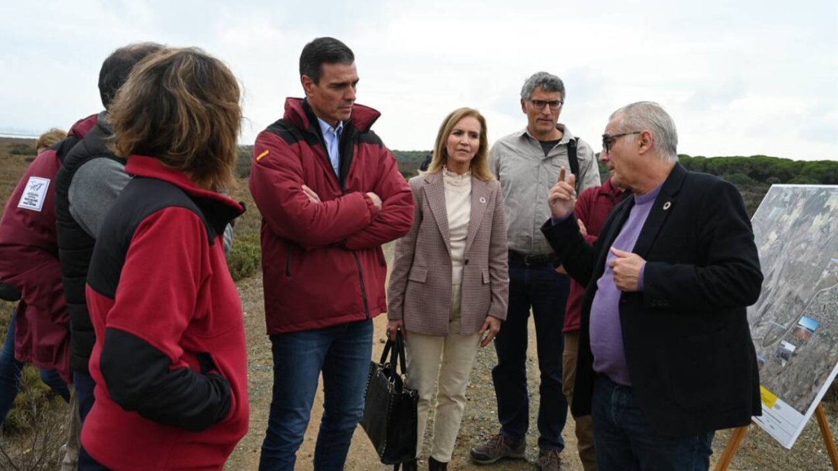 El presidente del Gobierno, Pedro Sánchez, en una visita al Parque Nacional de Doñana en diciembre de 2022