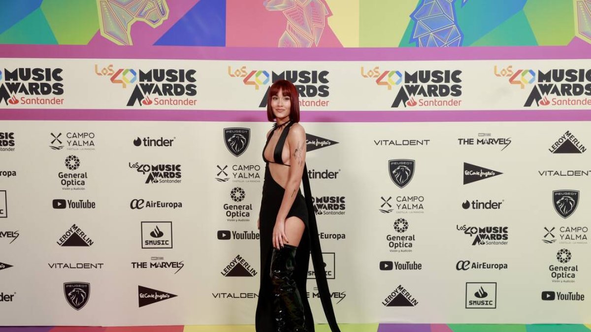 La cantante Aitana posando en photocall durante LOS40 Music Awards Santander 2023. Fuente: Europa Press