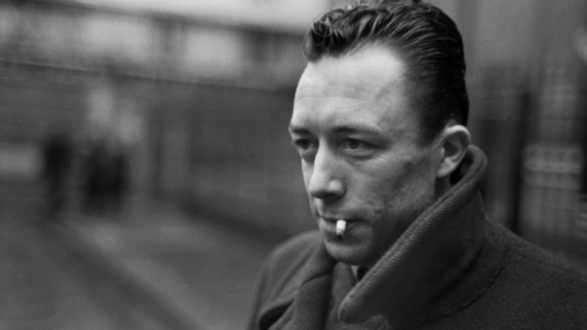 Camus, en uno de sus más célebres retratos