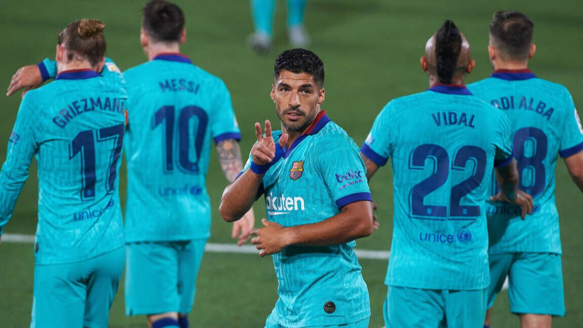 Luis Suárez está nominado al premio Puskas por un gol que marcó con la camiseta del Barcelona.