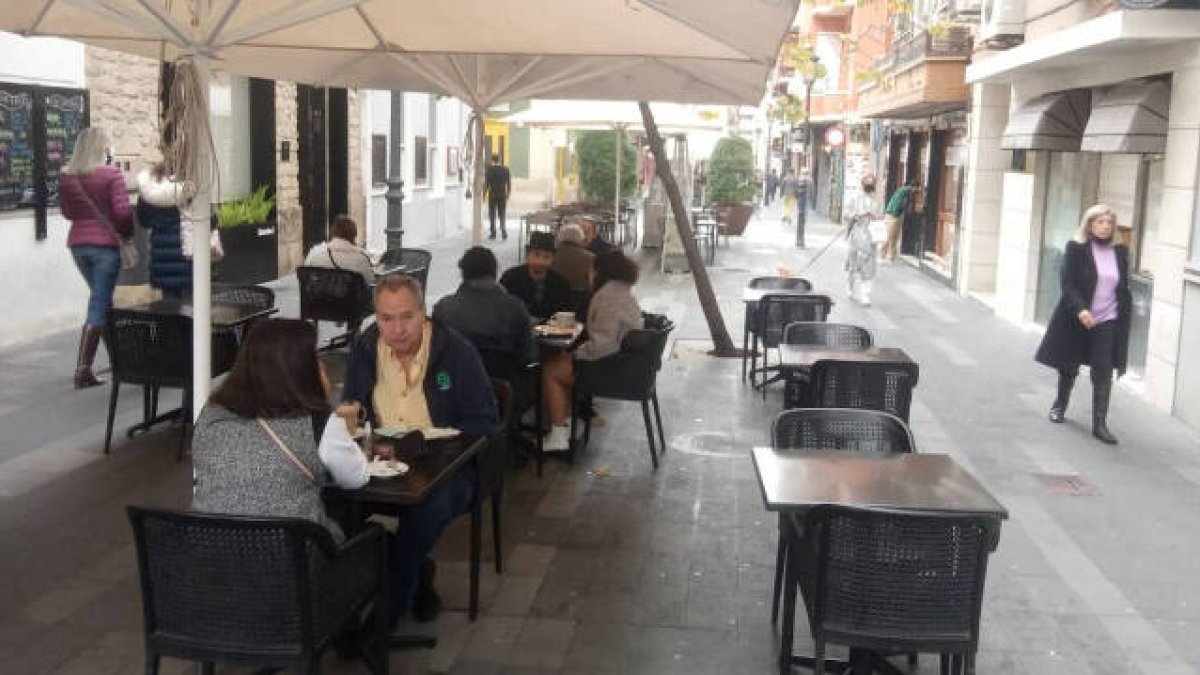 Veladores de la zona de Castaños en Alicante