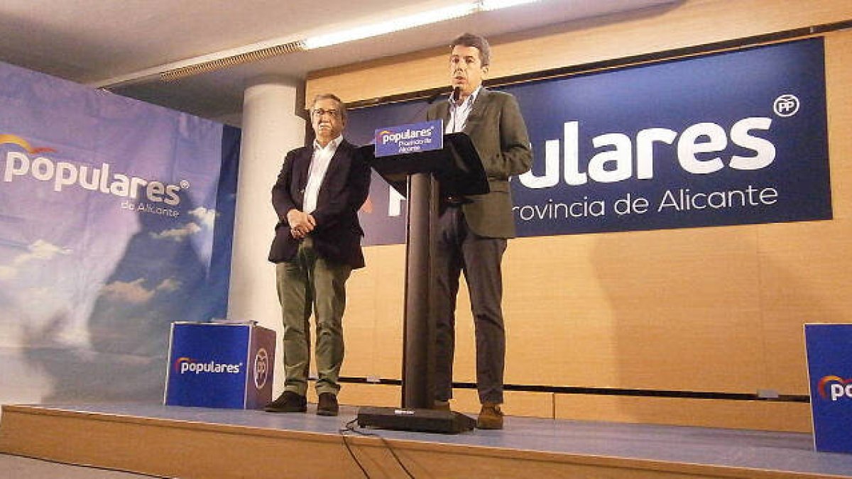 Carlos Mazón y José Antonio Rovira en la sede del PP de Alicante